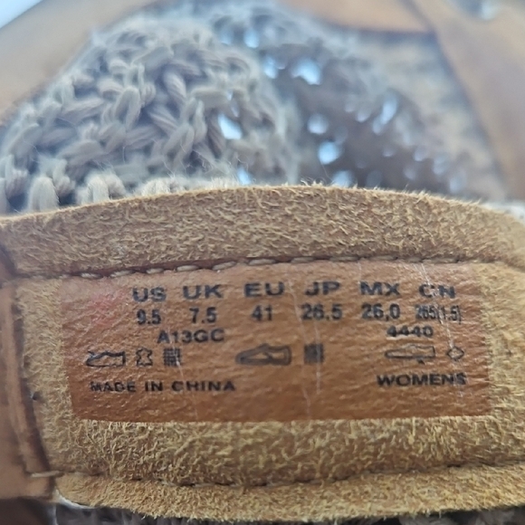 Timberland Womens Brown Lace-Up Combat Boots - Picture 10 of 11